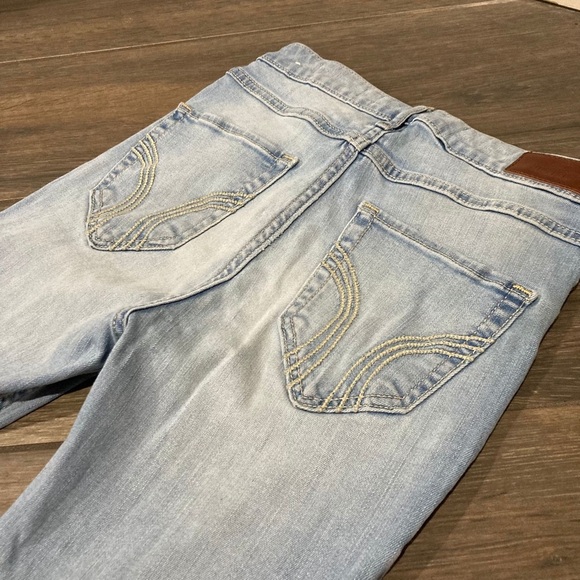 Hollister High Rise- super Skinny Ripped Jeans - Picture 4 of 12